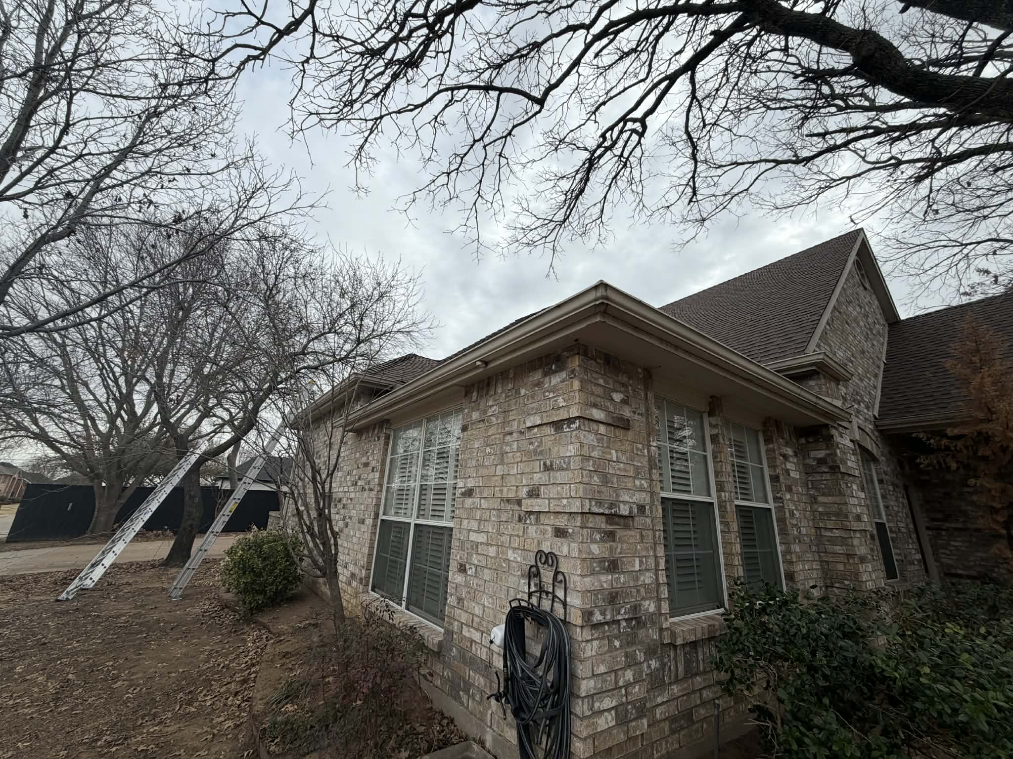 Seamless Gutters — Before & After
