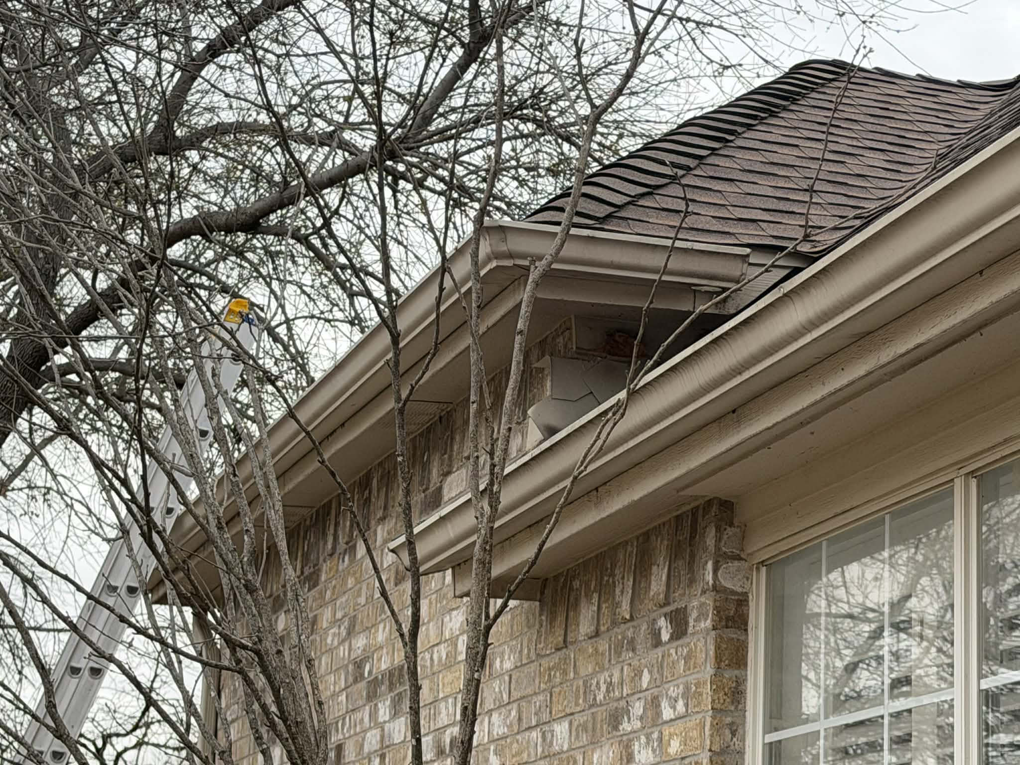 Seamless Gutters — Before & After