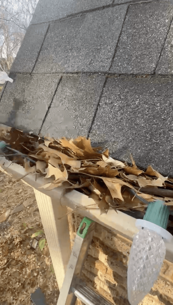 clogged-gutters-dallas-tx-upday-constructions.jpg