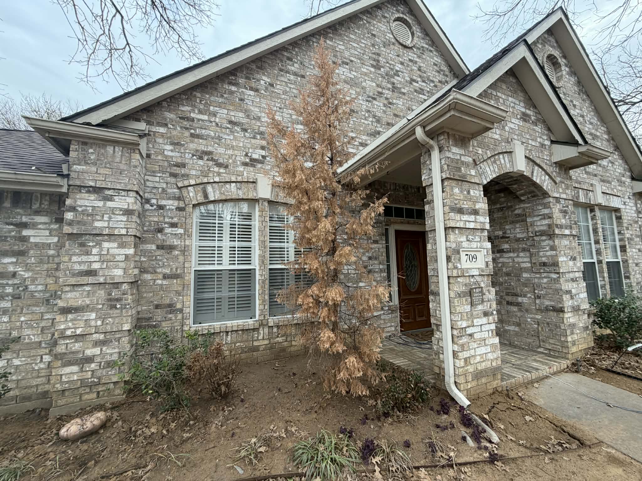 Seamless Gutters — Before & After